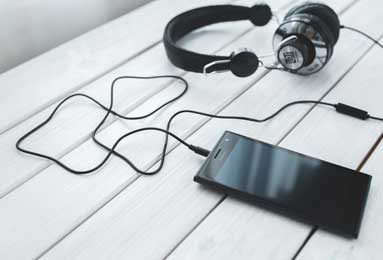 2003年NBA总决赛：科比与奥尼尔对决，湖人夺冠传奇